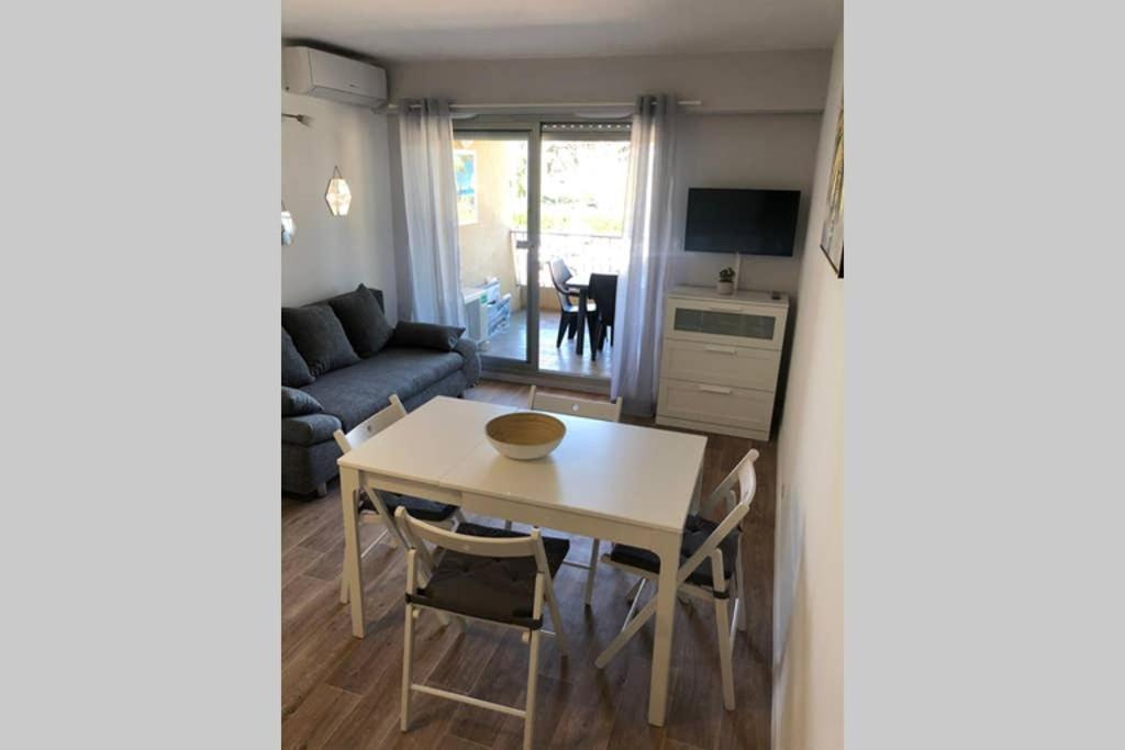 Studio Port De Hyeres Proche Des Plages Kültér fotó